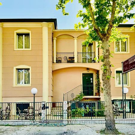 Hotel Villa Grazia เชเซนาติโก ภายนอก รูปภาพ